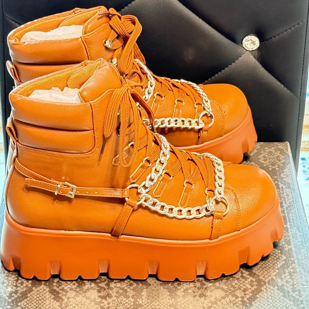 Cape Robbin Chunky Brown Platform Boots. New in Box. size10.fast 🚚📦 $70retail - Picture 10 of 16